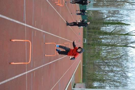 Afbeelding met atletiek, buitenshuis, persoon, sport

Automatisch gegenereerde beschrijving