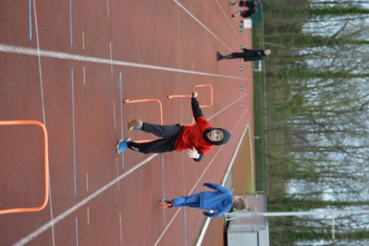 Afbeelding met atletiek, buitenshuis, persoon, Sport

Automatisch gegenereerde beschrijving