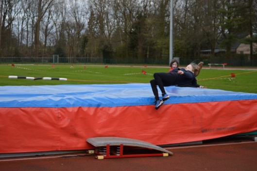 Afbeelding met atletiek, buitenshuis, sport, persoon

Automatisch gegenereerde beschrijving