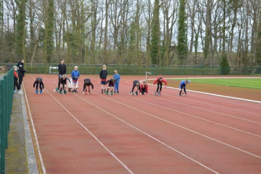 Afbeelding met buitenshuis, sport, atletiek, boom

Automatisch gegenereerde beschrijving