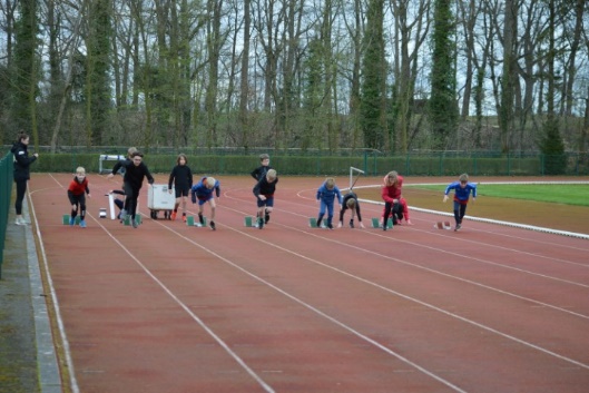 Afbeelding met buitenshuis, sport, atletiek, Sport

Automatisch gegenereerde beschrijving