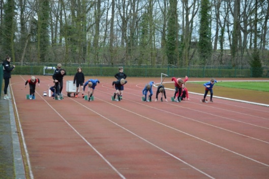 Afbeelding met buitenshuis, sport, Sport, atletiek

Automatisch gegenereerde beschrijving