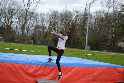 Afbeelding met persoon, buitenshuis, atletiek, sport

Automatisch gegenereerde beschrijving