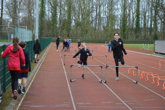 Afbeelding met sport, buitenshuis, persoon, atletiek

Automatisch gegenereerde beschrijving