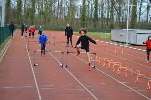 Afbeelding met sport, buitenshuis, Sport, persoon

Automatisch gegenereerde beschrijving