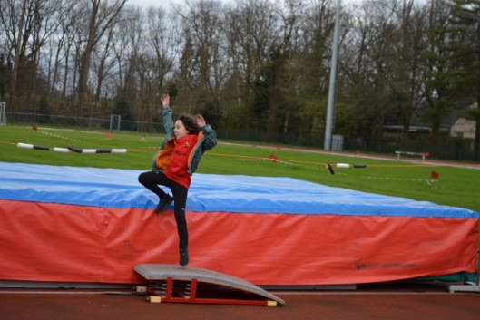 Afbeelding met sport, Individuele sporten, buitenshuis, persoon

Automatisch gegenereerde beschrijving