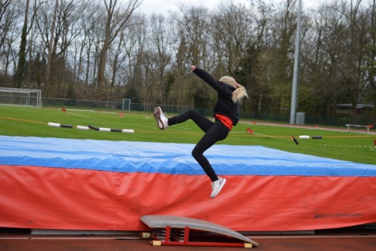 Afbeelding met sport, Individuele sporten, persoon, Sport

Automatisch gegenereerde beschrijving