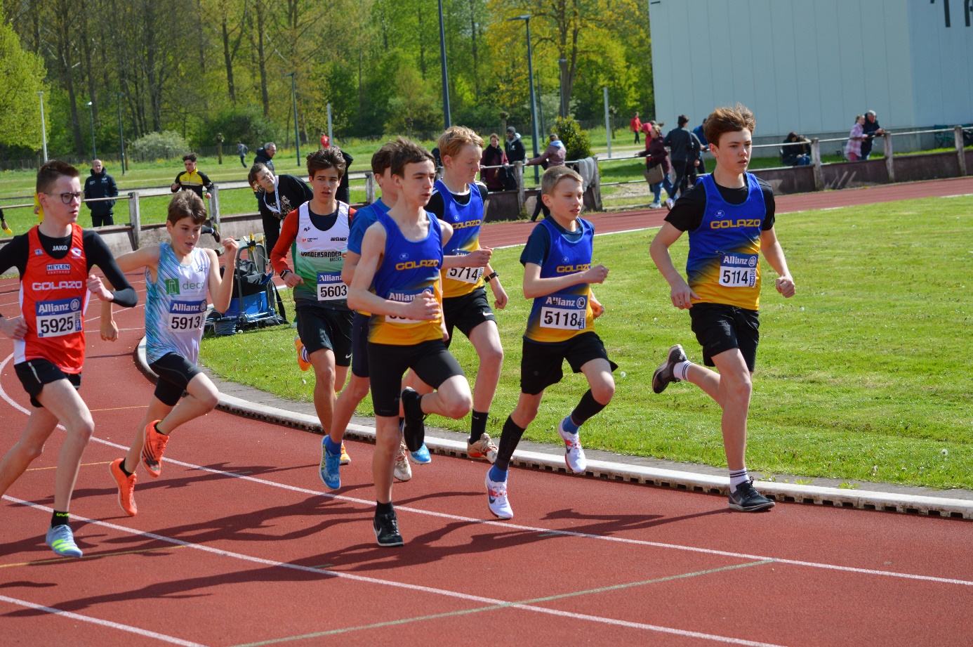 Afbeelding met sport, atletiek, buitenshuis, persoon

Automatisch gegenereerde beschrijving