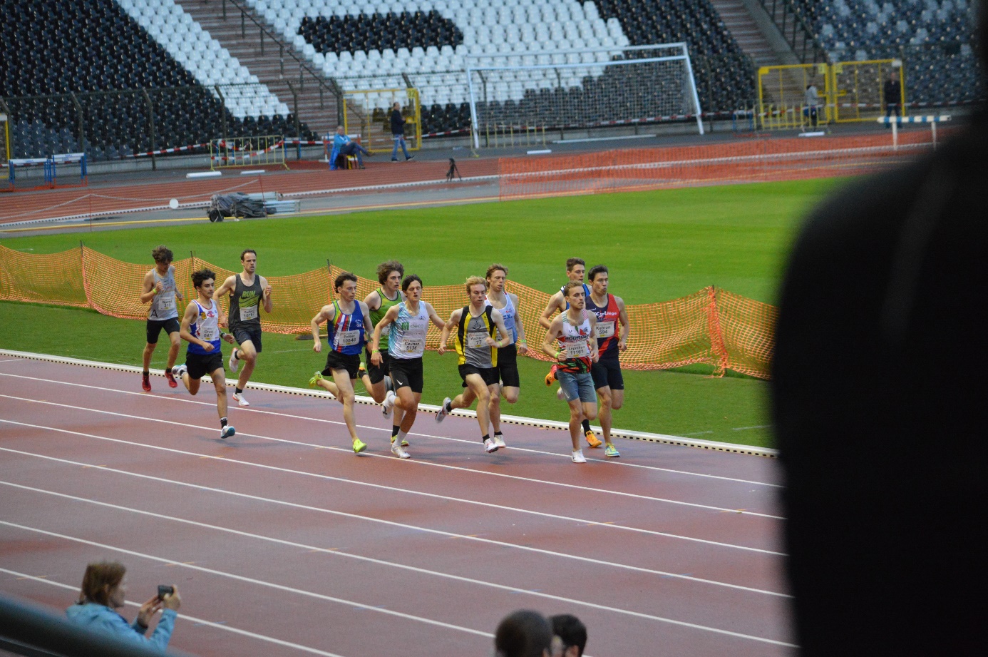 Afbeelding met atletiek, sport, persoon, gras

Automatisch gegenereerde beschrijving