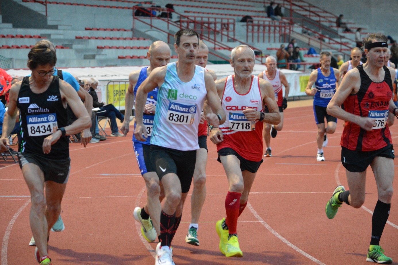 Afbeelding met persoon, sport, atletiek, schoeisel

Automatisch gegenereerde beschrijving