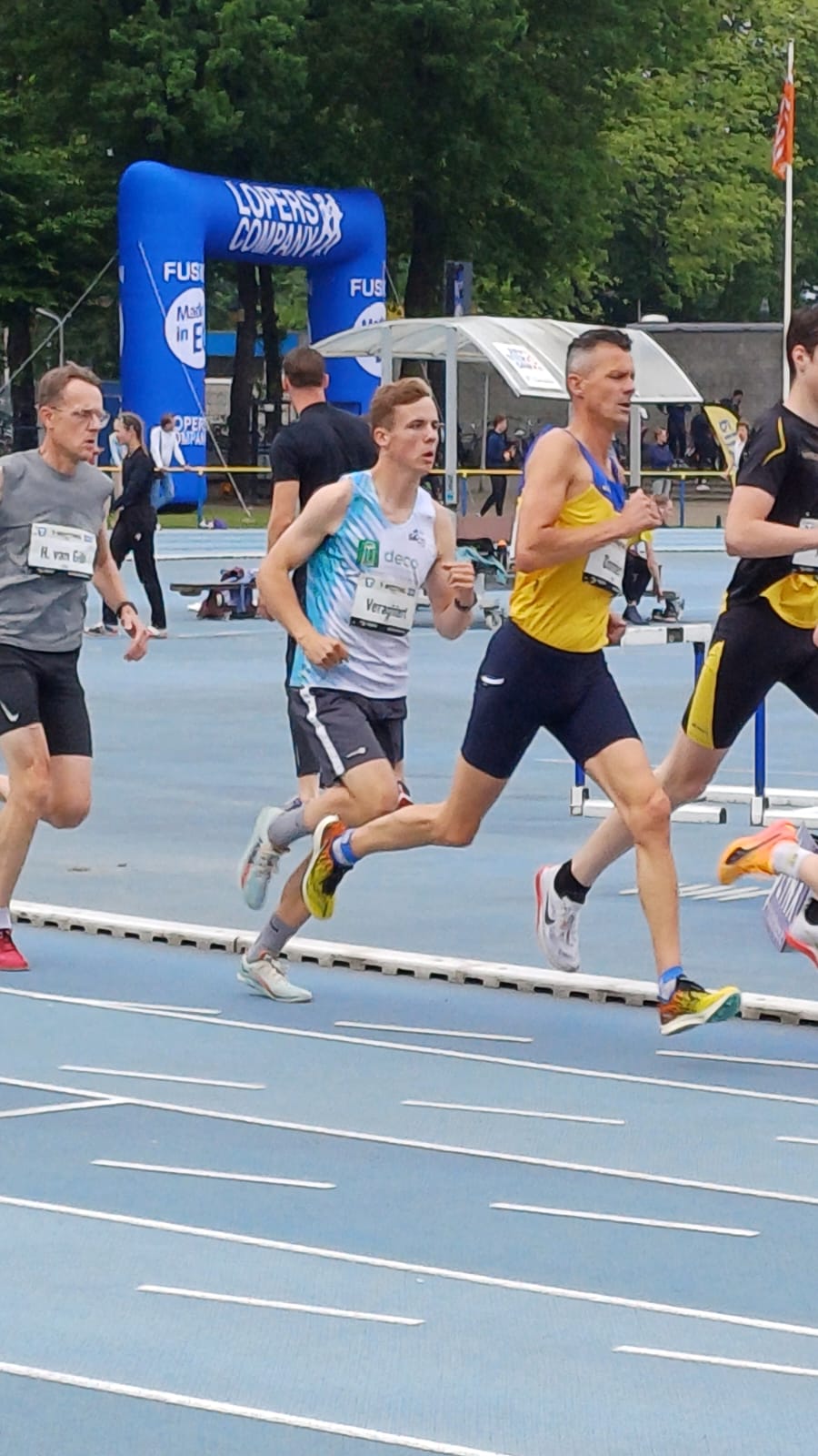 Afbeelding met sport, buitenshuis, persoon, atletiek

Automatisch gegenereerde beschrijving