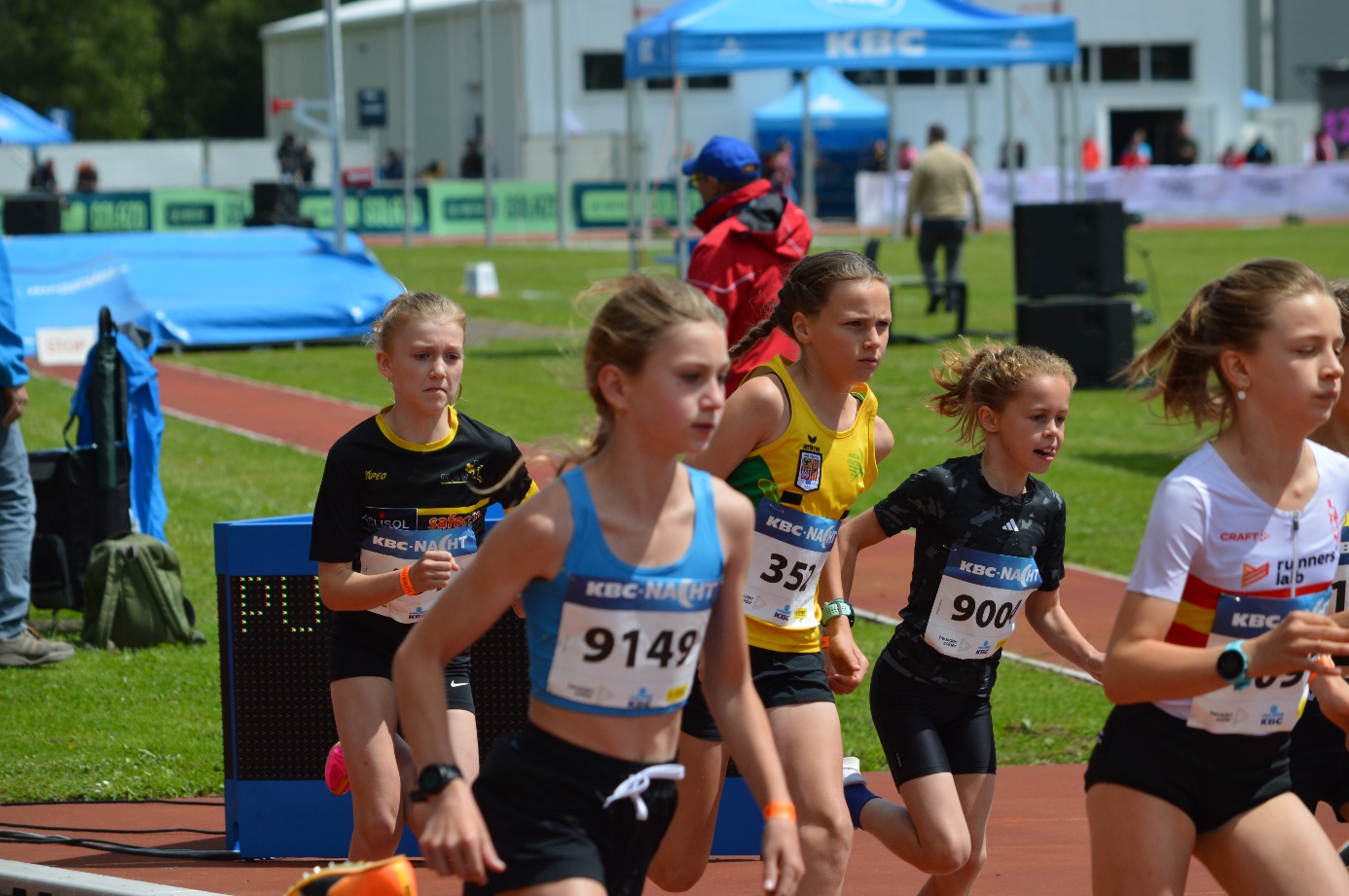 Afbeelding met persoon, atletiek, sport, kleding

Automatisch gegenereerde beschrijving