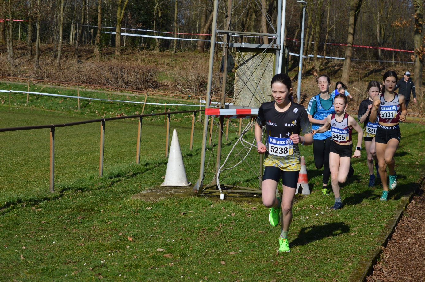Afbeelding met buitenshuis, gras, persoon, sport

Door AI gegenereerde inhoud is mogelijk onjuist.