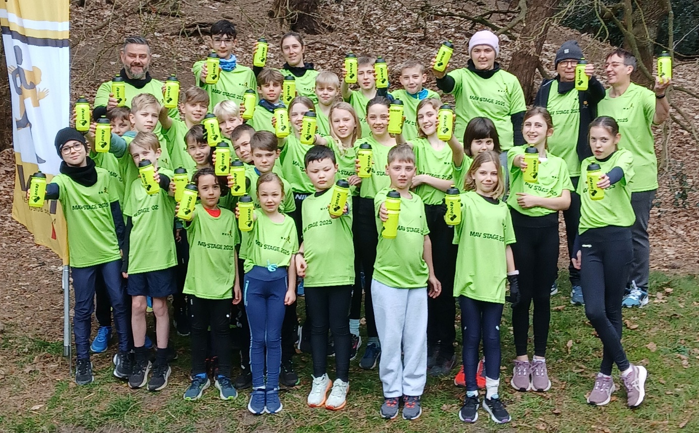 Afbeelding met persoon, buitenshuis, kleding, groep

Door AI gegenereerde inhoud is mogelijk onjuist.