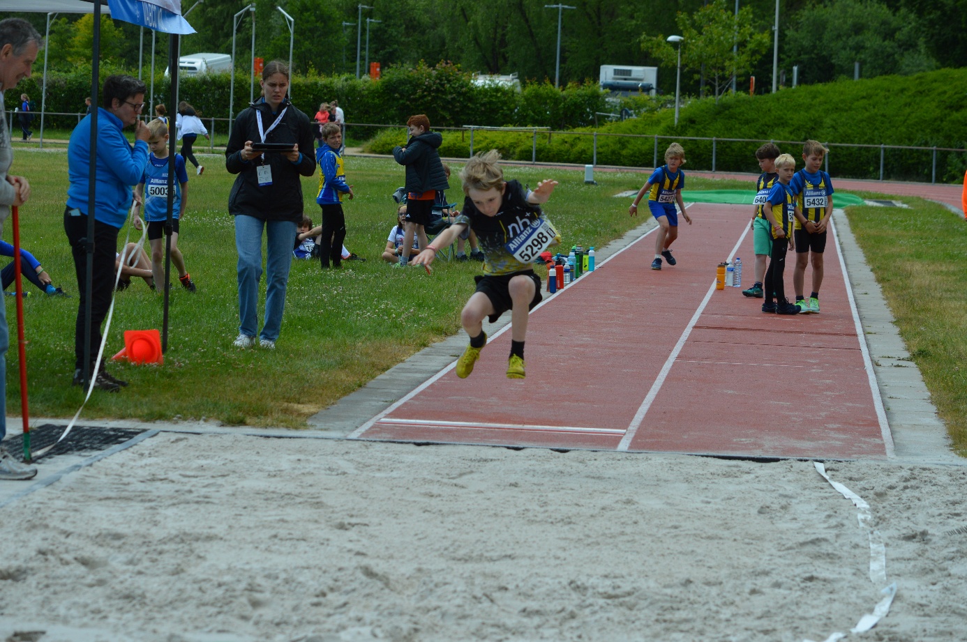 Afbeelding met atletiek, sport, buitenshuis, Sport

Door AI gegenereerde inhoud is mogelijk onjuist.