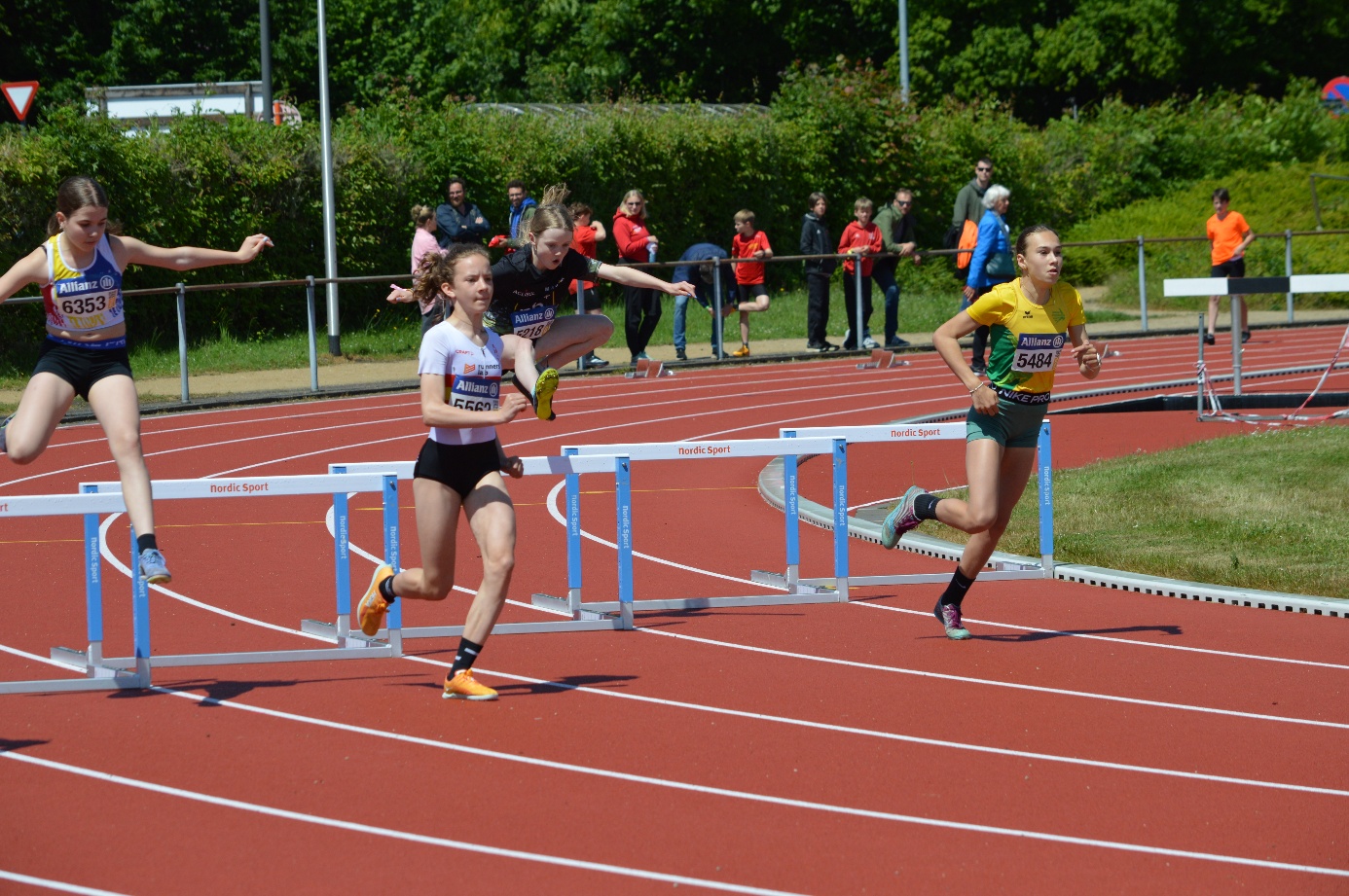 Afbeelding met atletiek, sport, Sport, Individuele sporten

Door AI gegenereerde inhoud is mogelijk onjuist.
