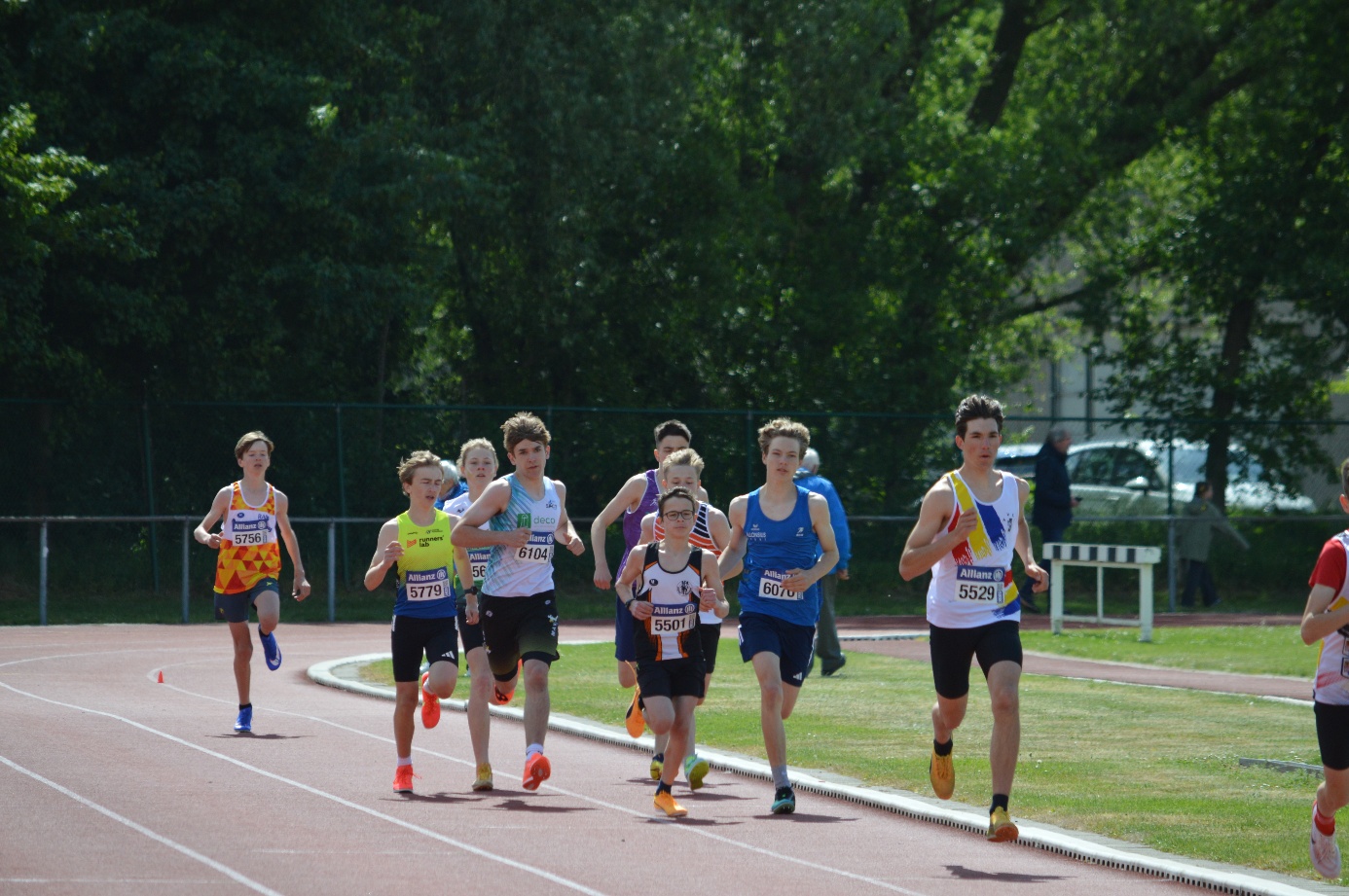 Afbeelding met boom, buitenshuis, sport, persoon

Door AI gegenereerde inhoud is mogelijk onjuist.