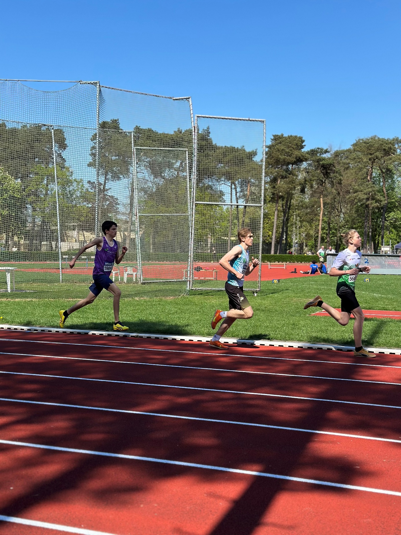Afbeelding met buitenshuis, atletiek, hemel, sport

Door AI gegenereerde inhoud is mogelijk onjuist.