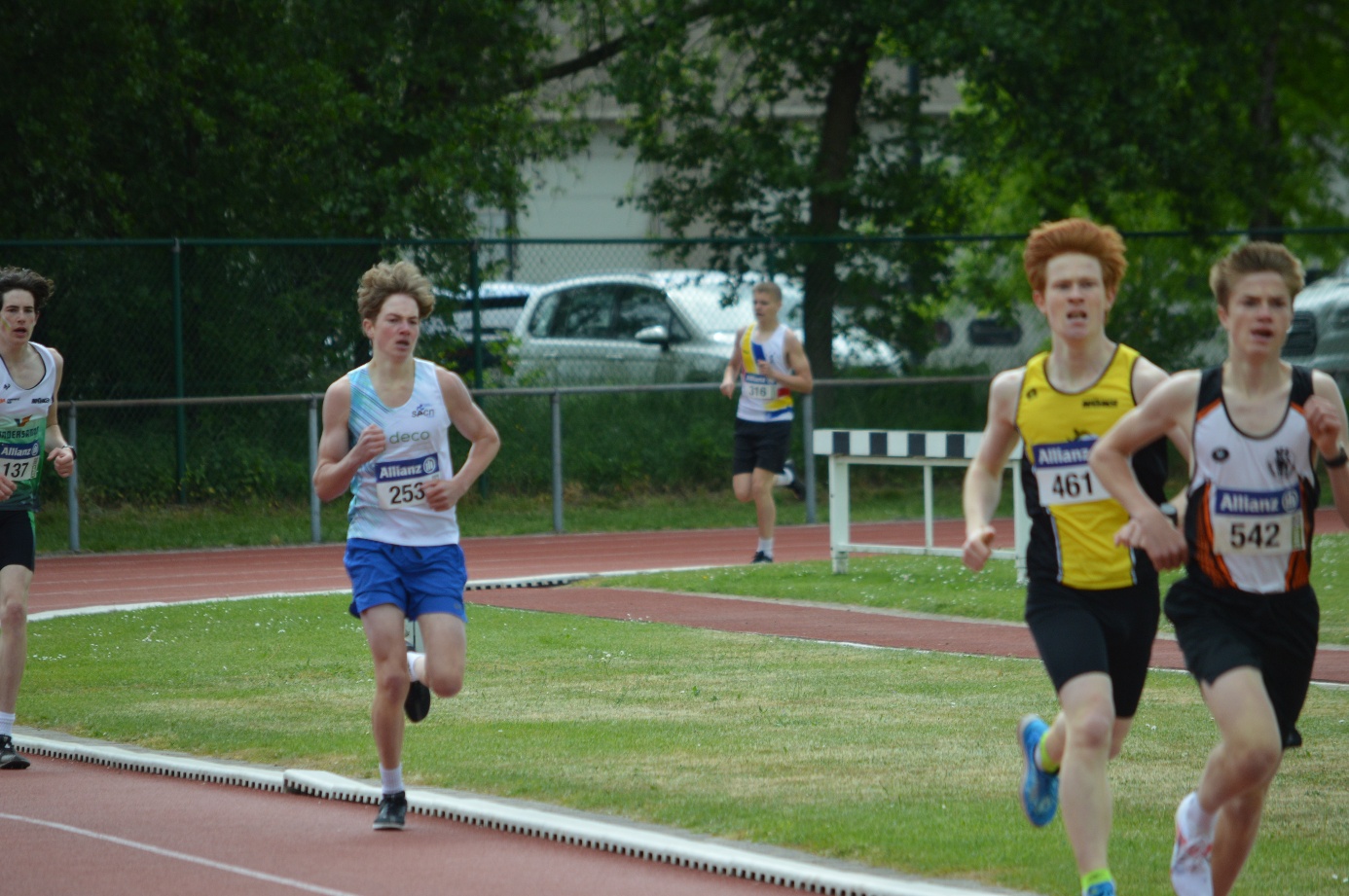 Afbeelding met buitenshuis, atletiek, sport, persoon

Door AI gegenereerde inhoud is mogelijk onjuist.