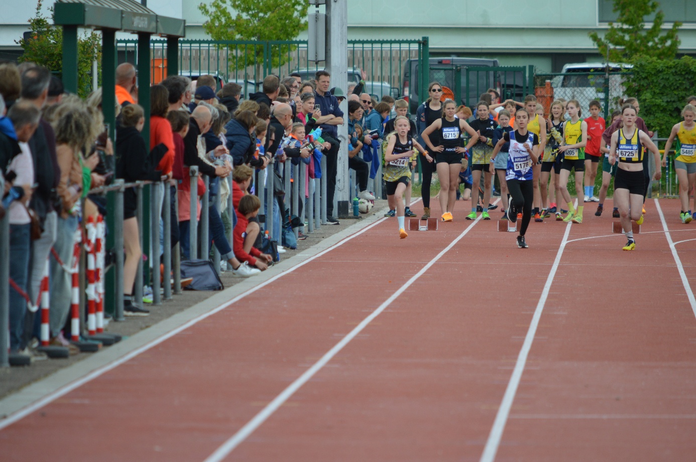 Afbeelding met sport, atletiek, persoon, Individuele sporten

Door AI gegenereerde inhoud is mogelijk onjuist.