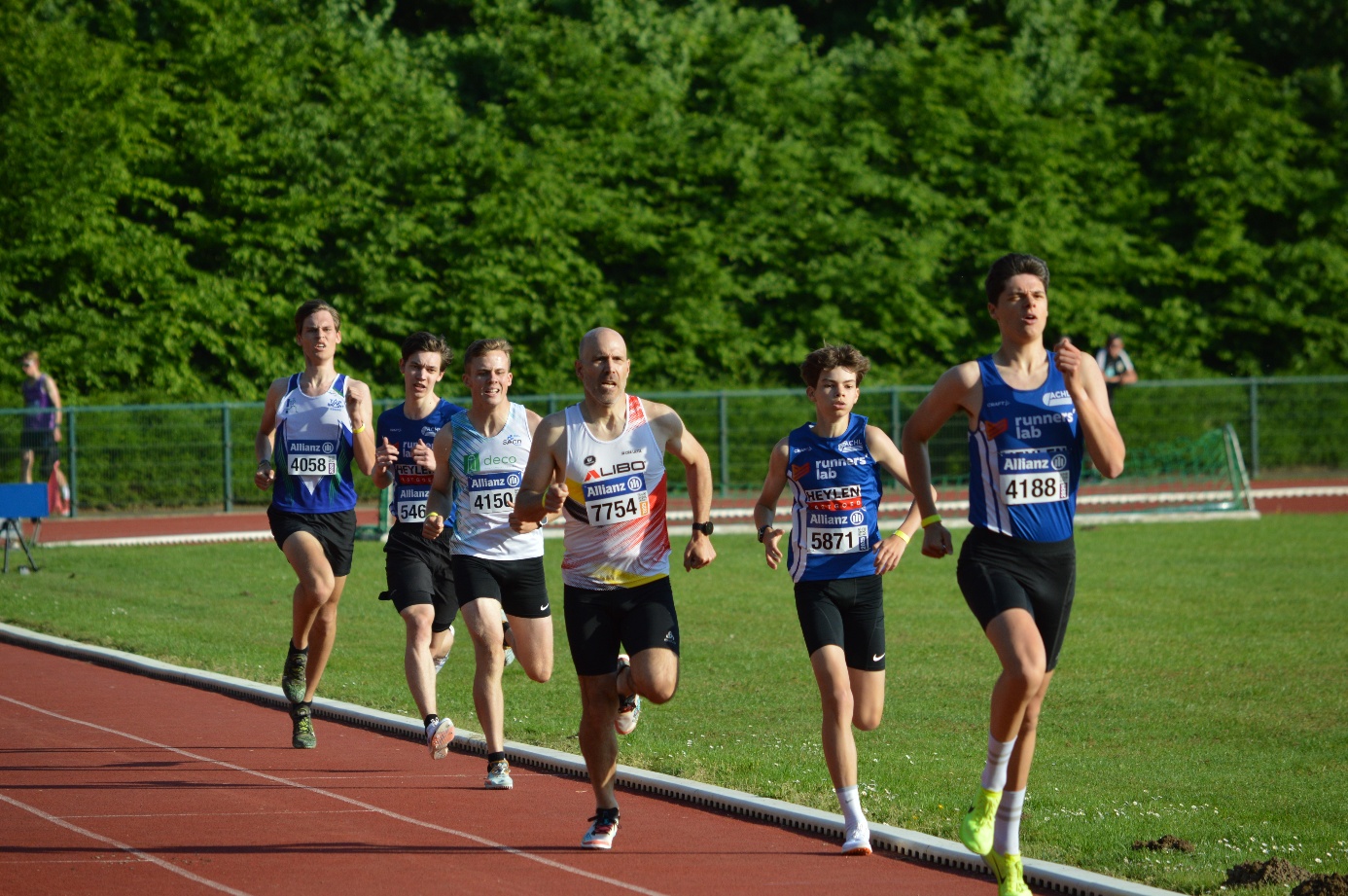Afbeelding met sport, buitenshuis, atletiek, boom

Door AI gegenereerde inhoud is mogelijk onjuist.