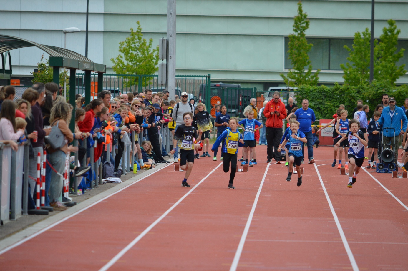 Afbeelding met sport, persoon, atletiek, schoeisel

Door AI gegenereerde inhoud is mogelijk onjuist.