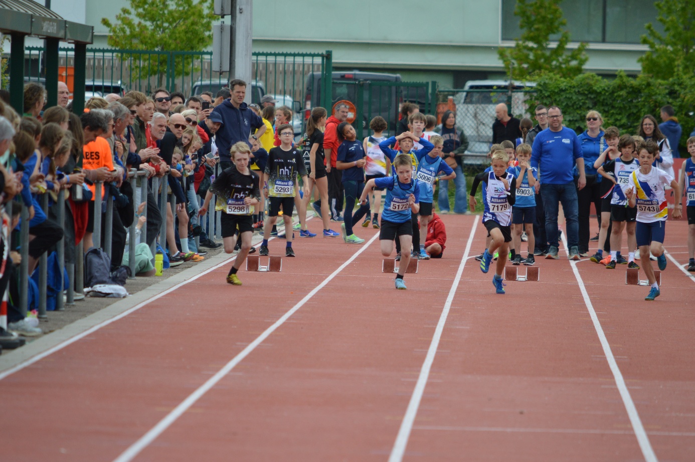 Afbeelding met sport, persoon, atletiek, schoeisel

Door AI gegenereerde inhoud is mogelijk onjuist.