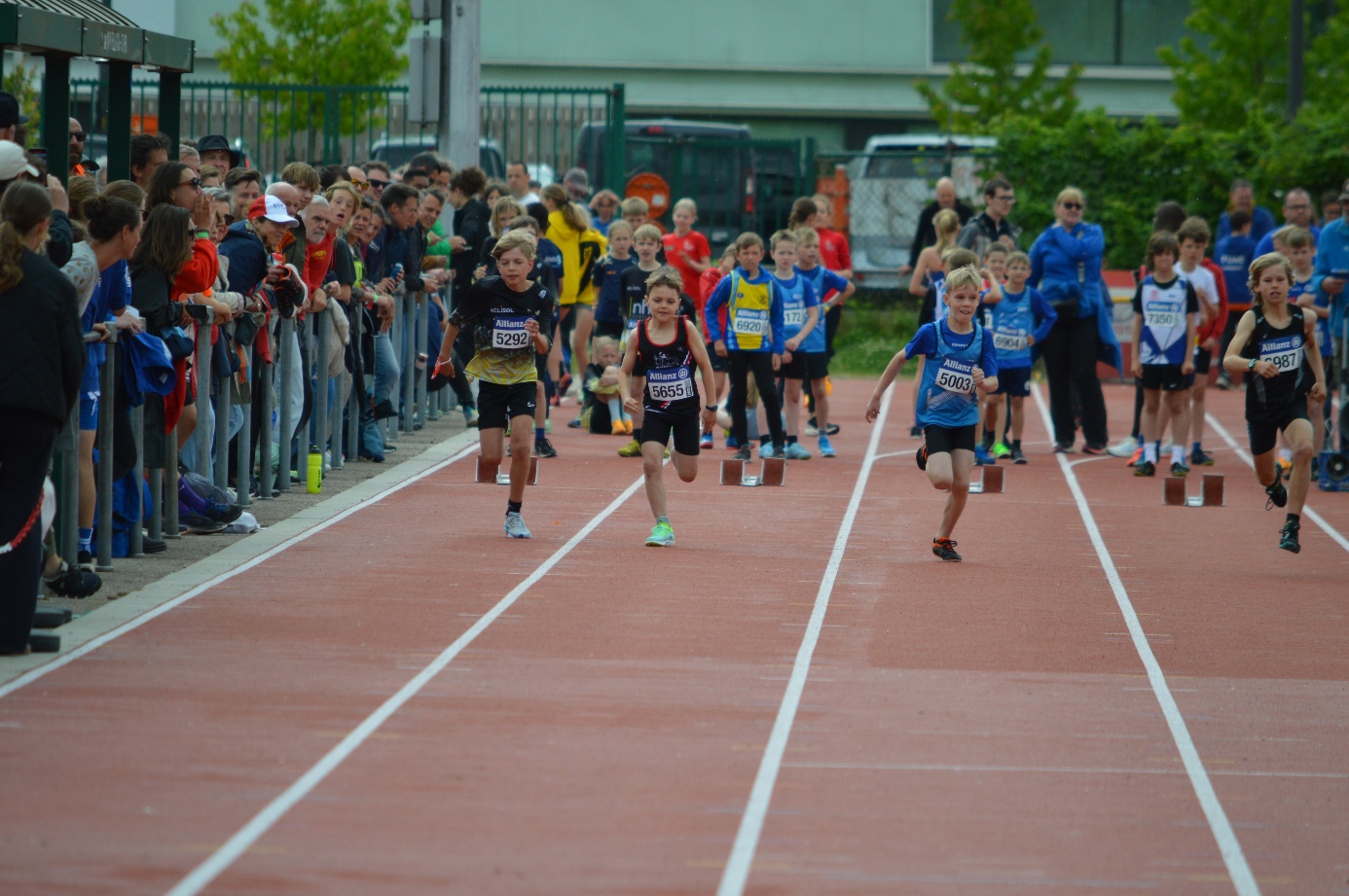 Afbeelding met sport, persoon, atletiek, schoeisel

Door AI gegenereerde inhoud is mogelijk onjuist.