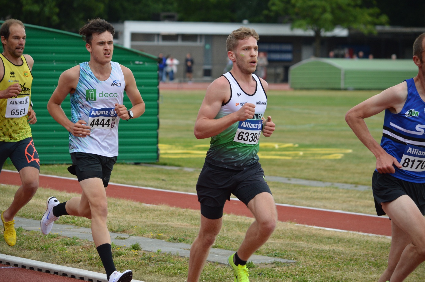 Afbeelding met sport, persoon, buitenshuis, atletiek

Door AI gegenereerde inhoud is mogelijk onjuist.